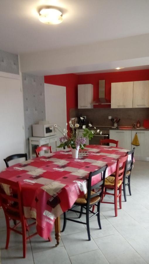 Maison En Pierre De Pays Ségrie 外观 照片
